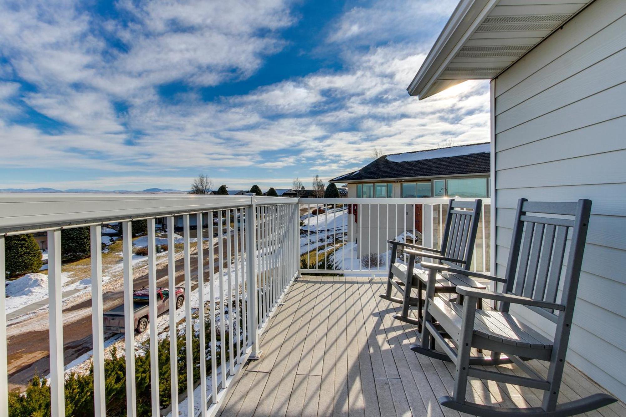 Inviting Great Falls Home With Wraparound Deck! Zewnętrze zdjęcie