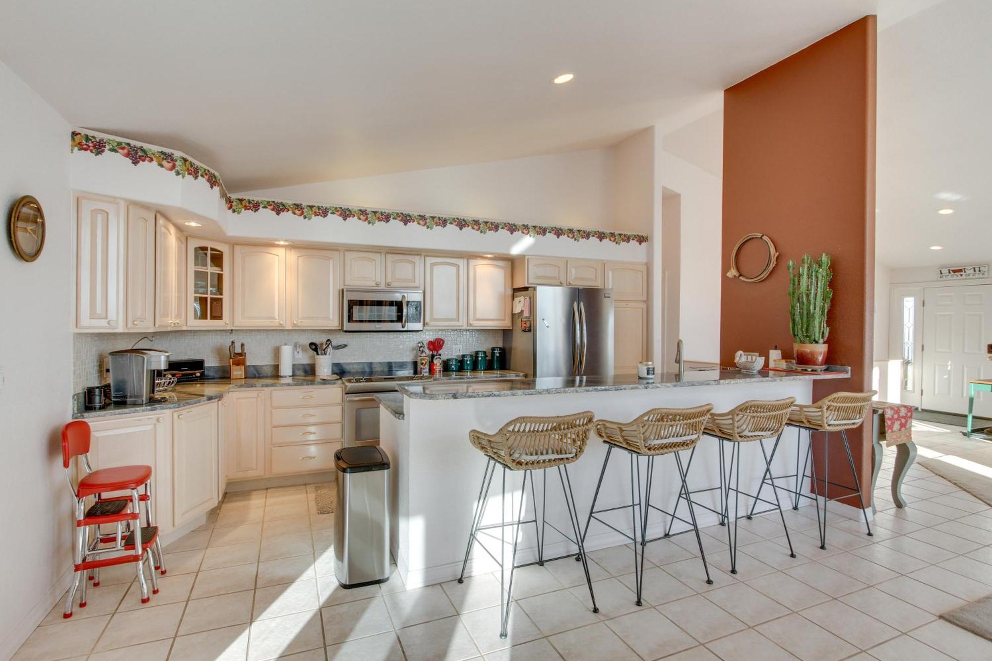 Inviting Great Falls Home With Wraparound Deck! Zewnętrze zdjęcie