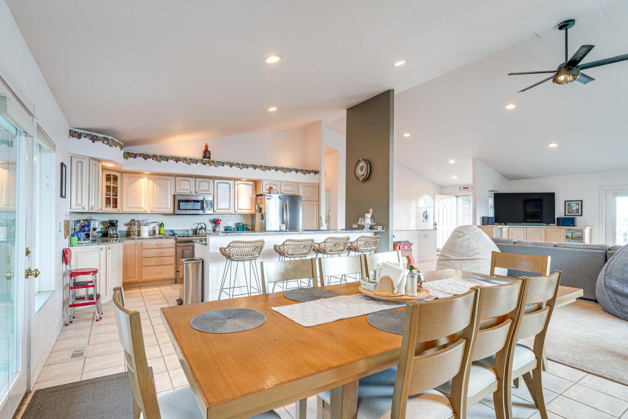 Inviting Great Falls Home With Wraparound Deck! Zewnętrze zdjęcie