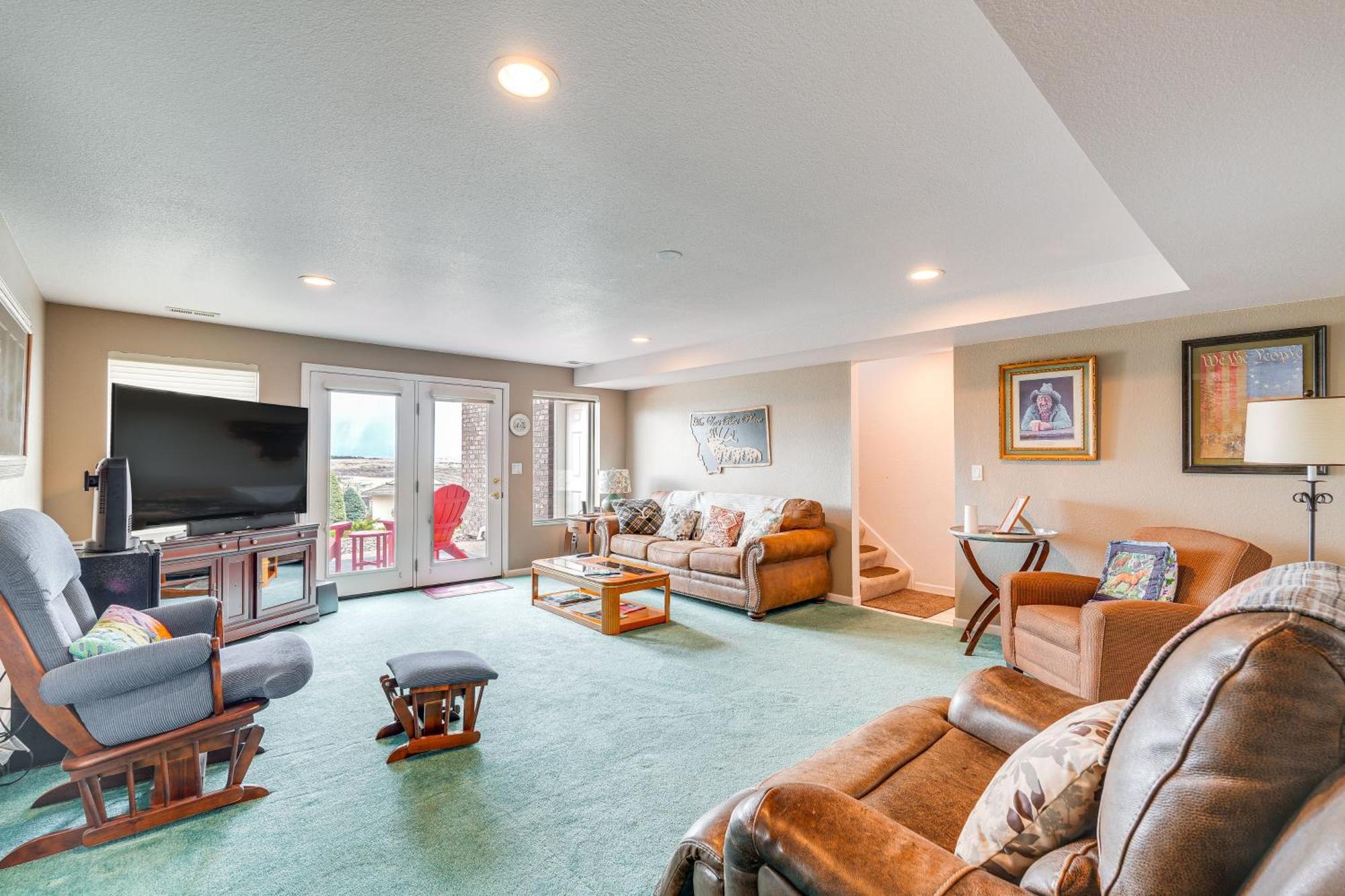 Inviting Great Falls Home With Wraparound Deck! Zewnętrze zdjęcie