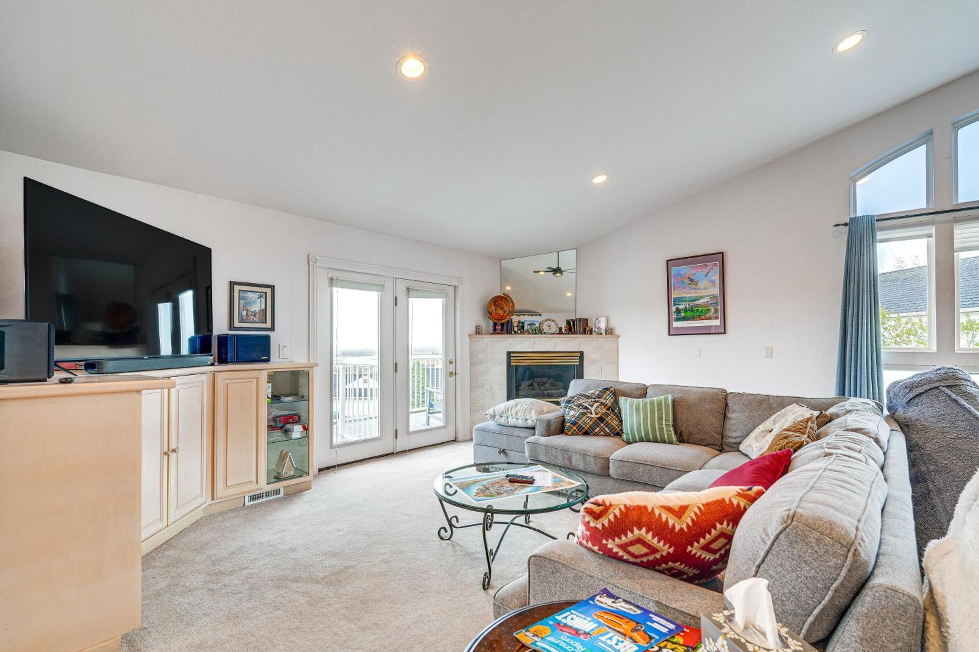 Inviting Great Falls Home With Wraparound Deck! Zewnętrze zdjęcie