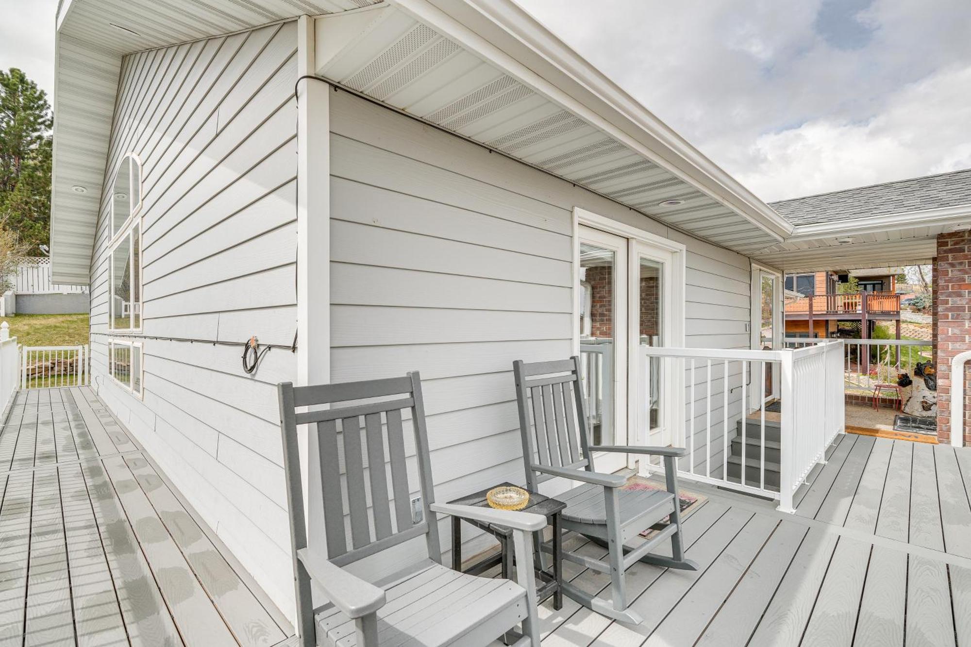Inviting Great Falls Home With Wraparound Deck! Zewnętrze zdjęcie