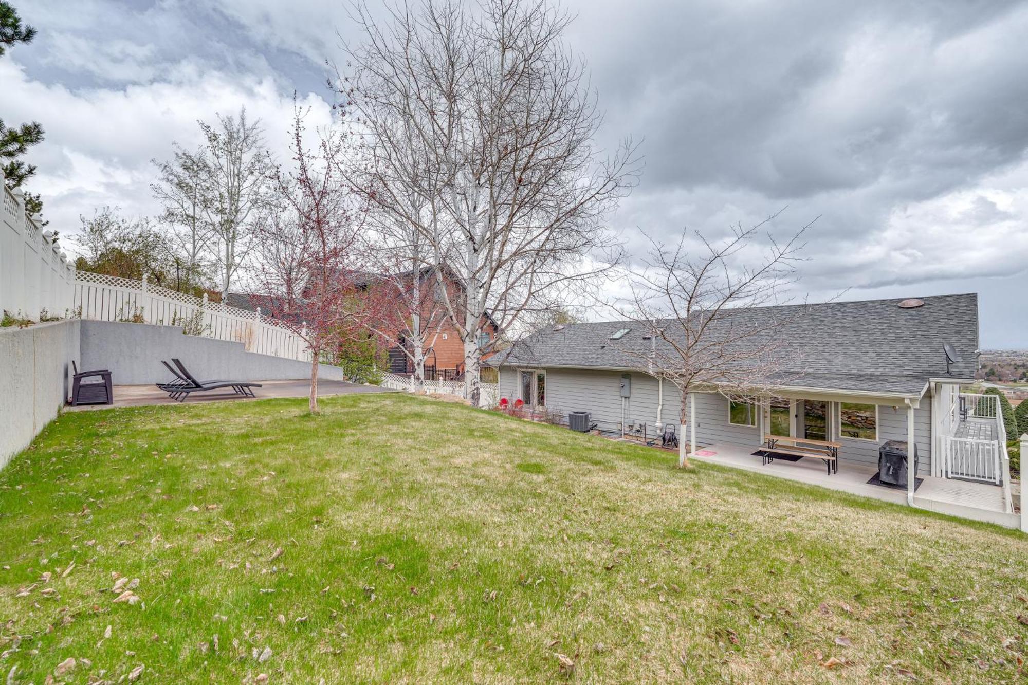 Inviting Great Falls Home With Wraparound Deck! Zewnętrze zdjęcie